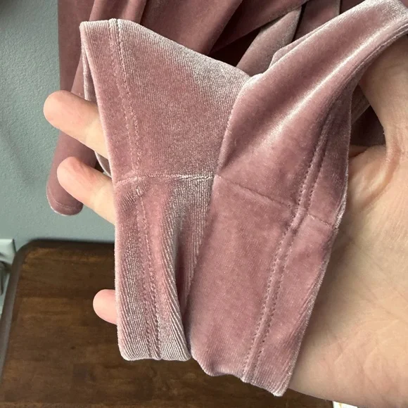 Urban Outfitters blush mauve Goldmine Velvet Surplice Romper Women’s sz S - Picture 5 of 10